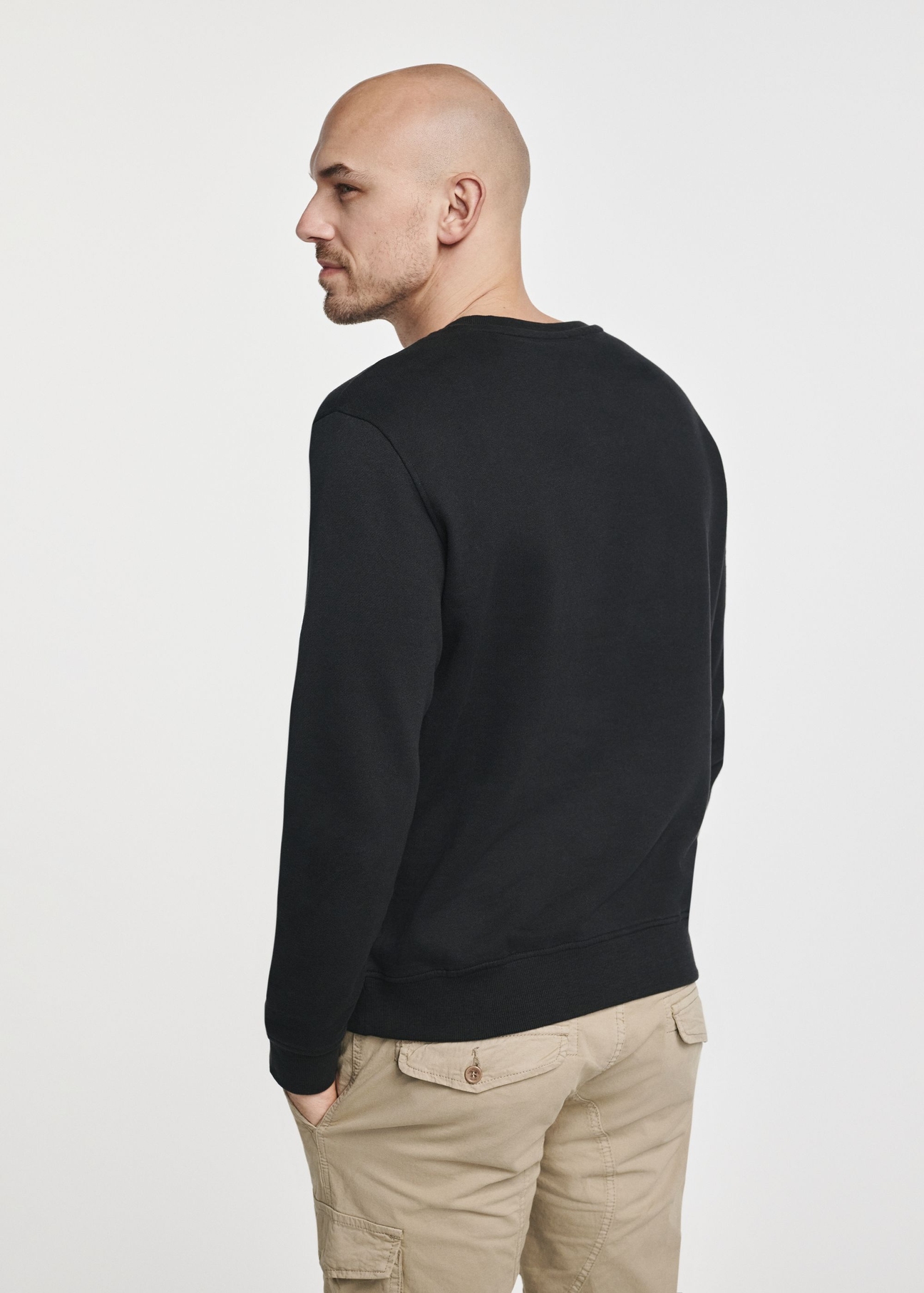 Czarna bluza męska bez kaptura BLZMT-0066-99(Z24)-05