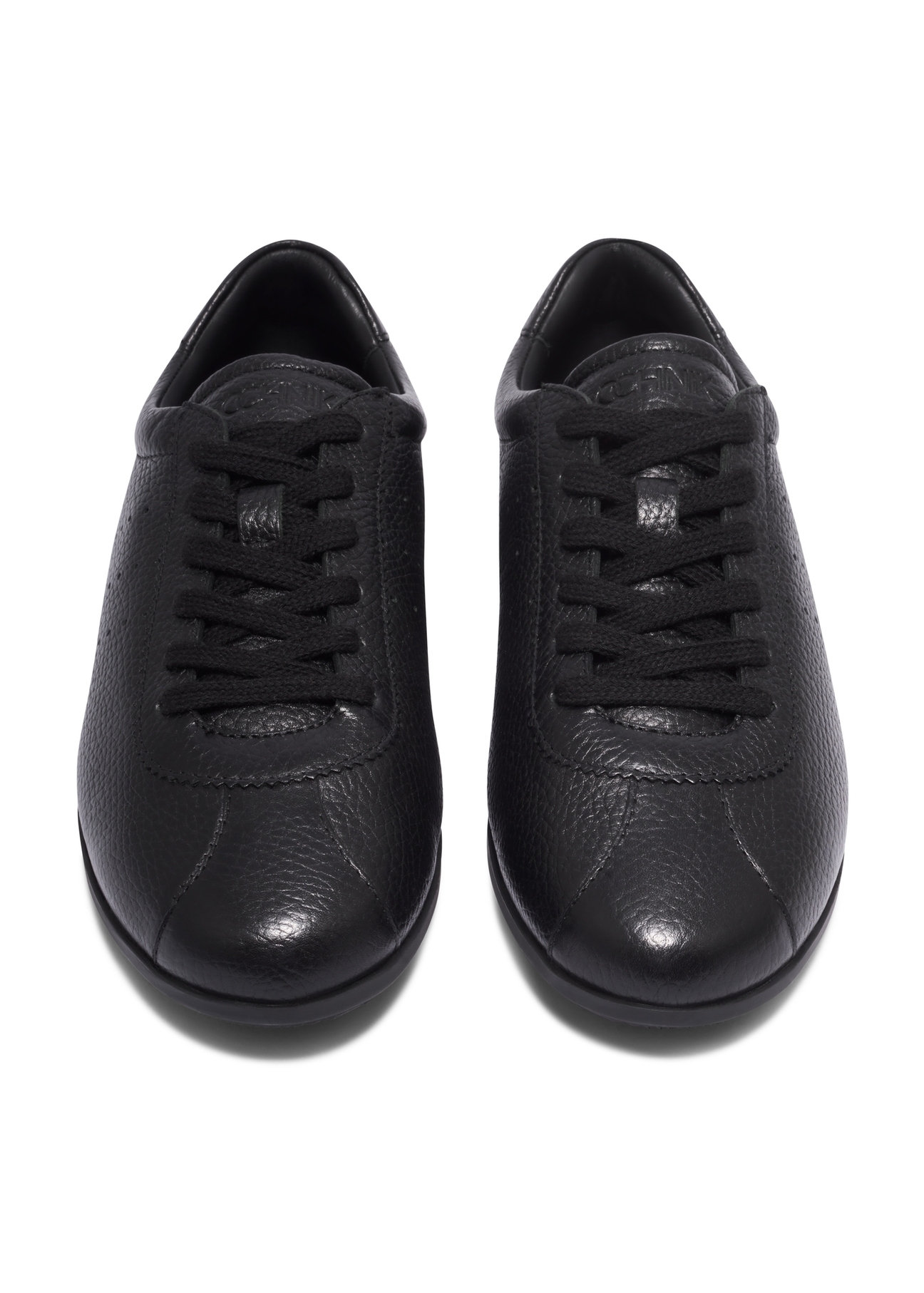 Czarne skórzane sneakersy damskie BUTYD-1293-9I(Z26), widok produktu z przodu na białym tle.