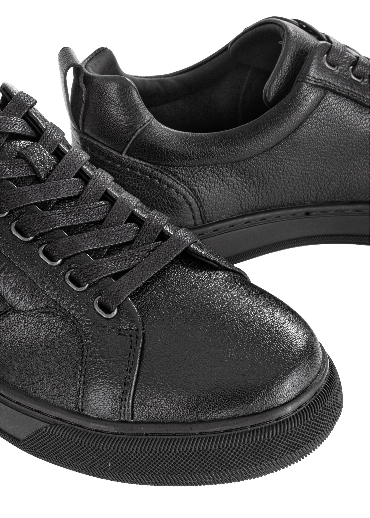 Czarne skórzane sneakersy męskie BUTYM-0465-99(Z26)