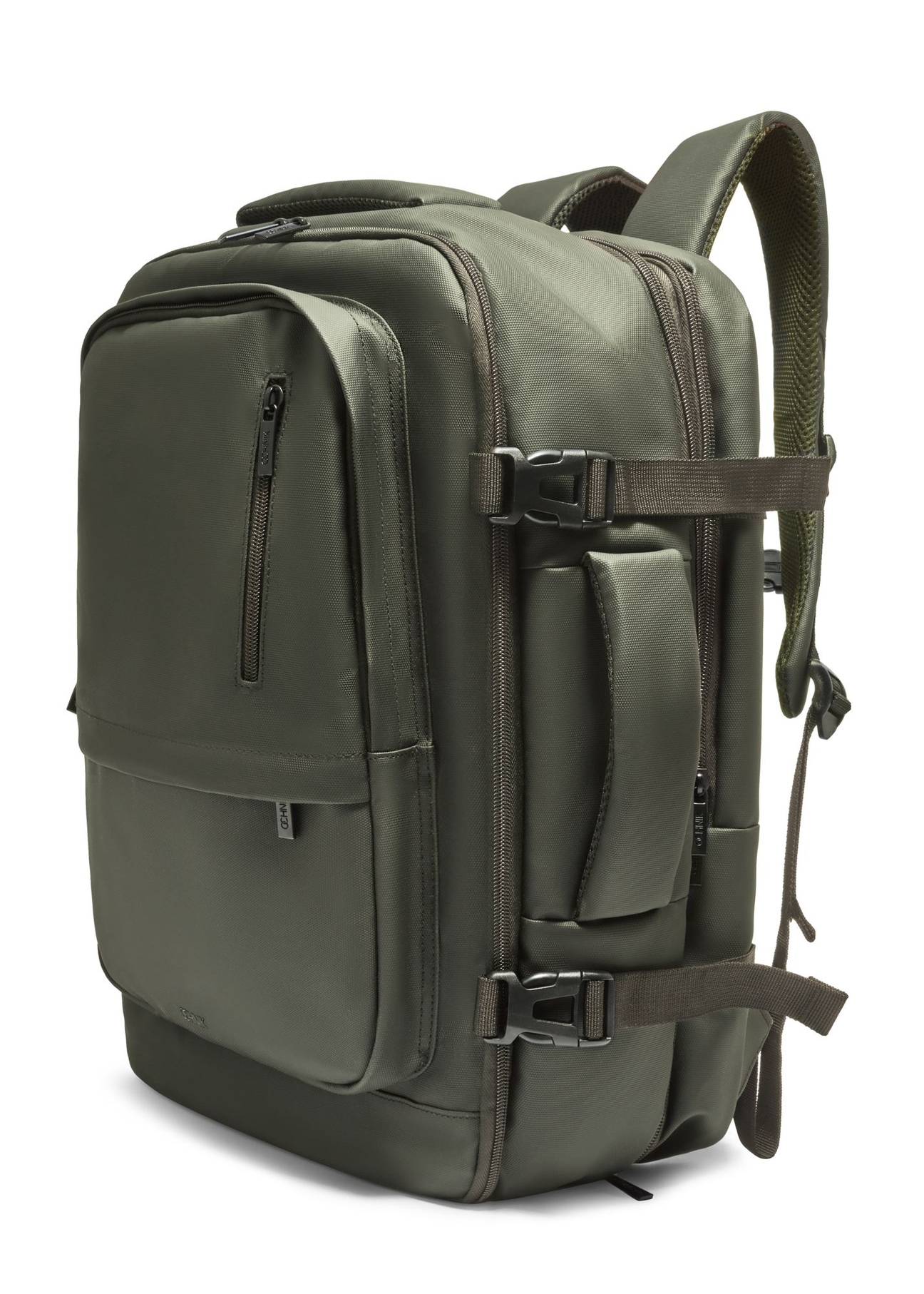 Duży plecak podróżny khaki PLCMN-0018-8D(Z26) - widok produktu po skosie, na białym tle. 