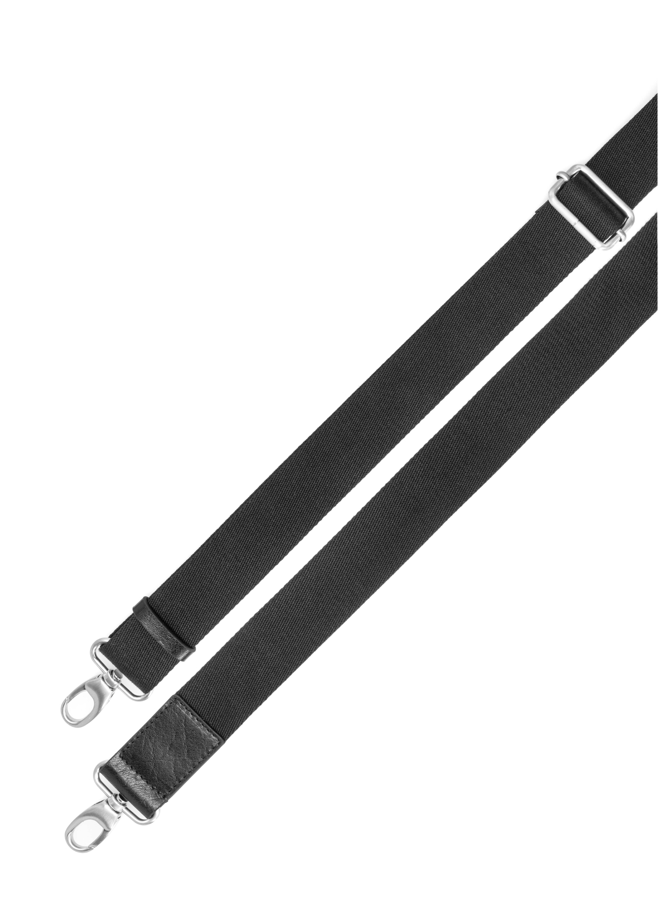 Czarna skórzana teczka męska TORMS-0507-99(W26) - widok na paski, na białym tle. 