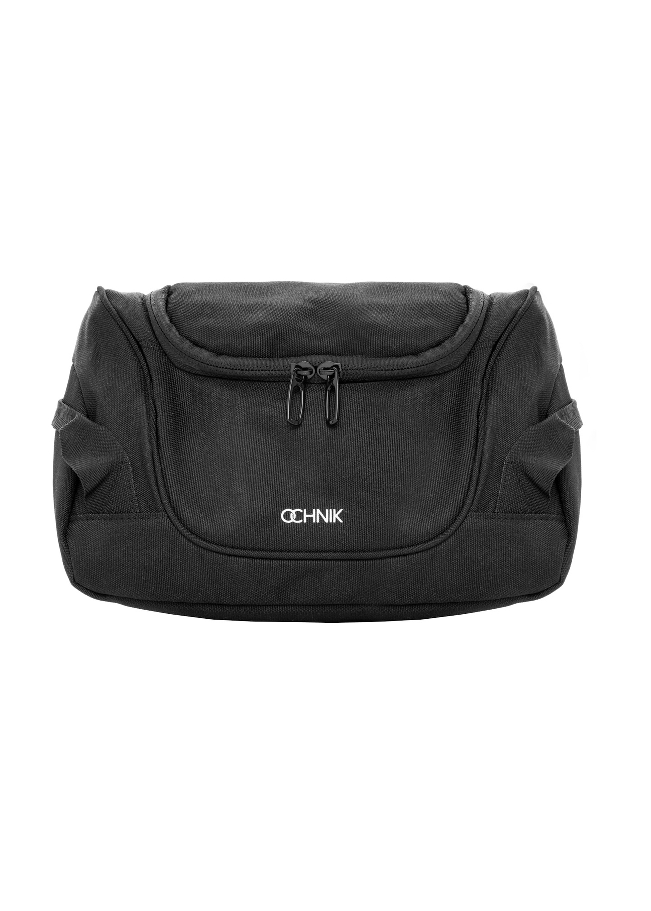 Czarna kosmetyczka AW-018-0003-99(W26), widok produktu z przodu na białym tle.