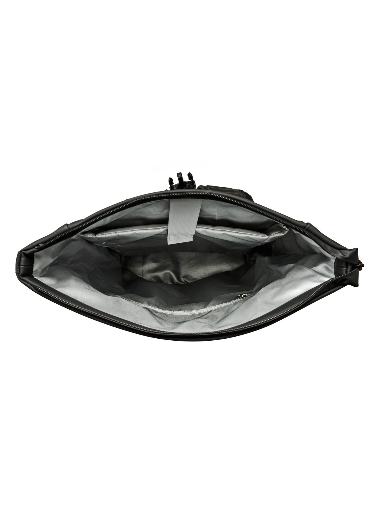 Czarny plecak męski PLCMN-0016-99(Z25) - widok produktu z góry na białym tle. 