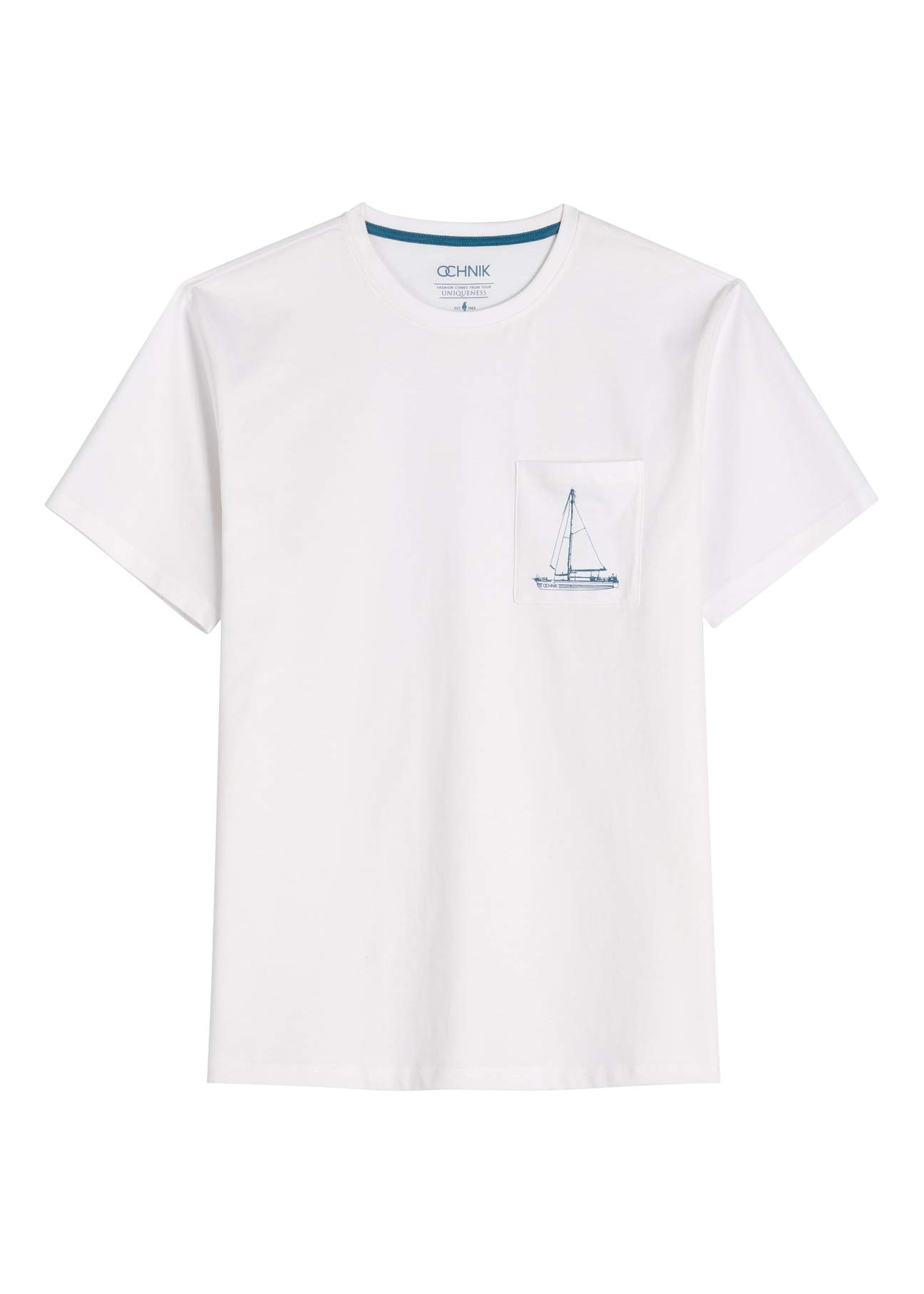  Biały T-shirt męski z nadrukiem TSHMT-0145-0A(W26),  widok produktu z przodu, na białym tle. 