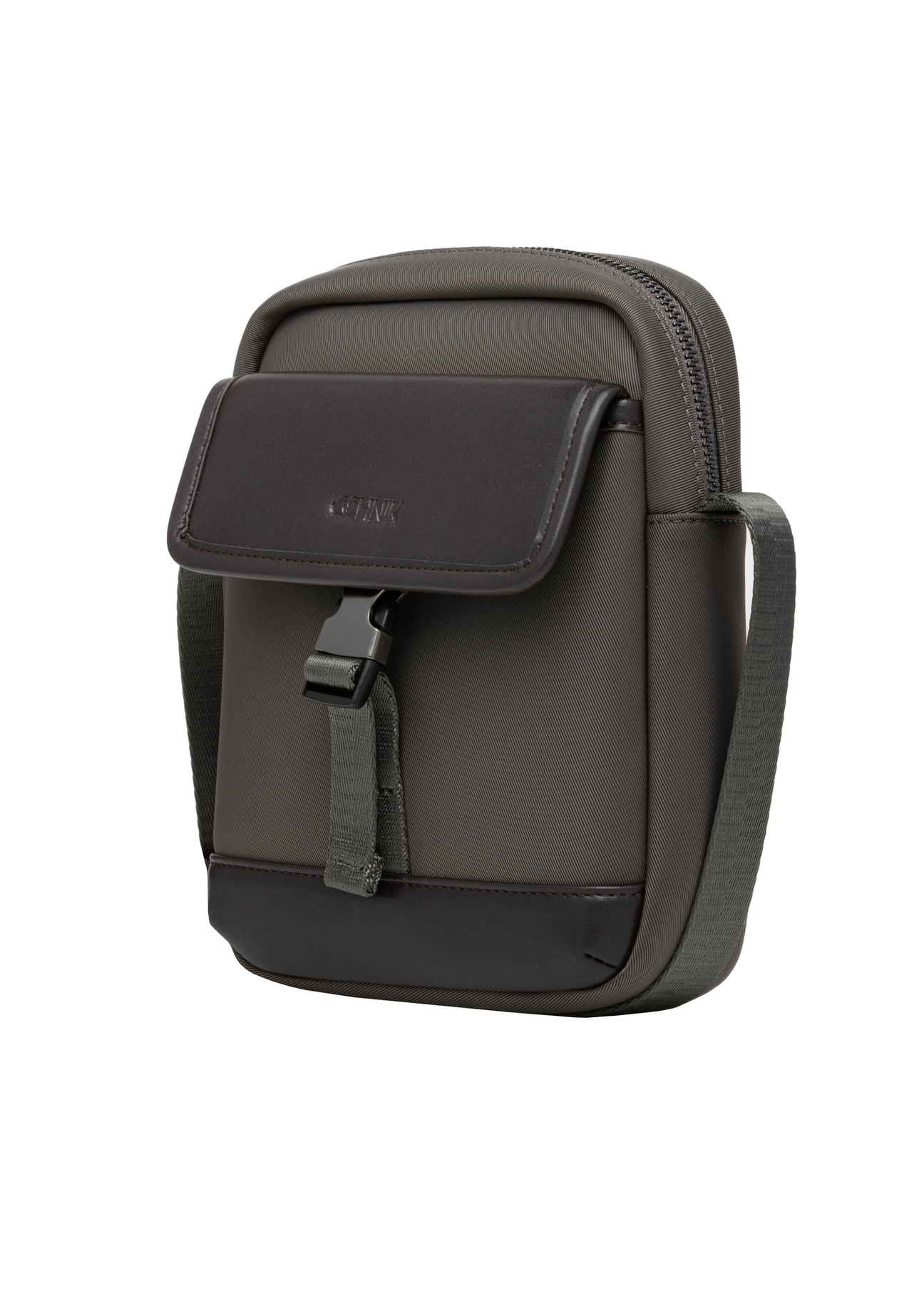 Miejska torba męska crossbody TORMN-0437-8B(Z26), widok produktu skosem na białym tle.