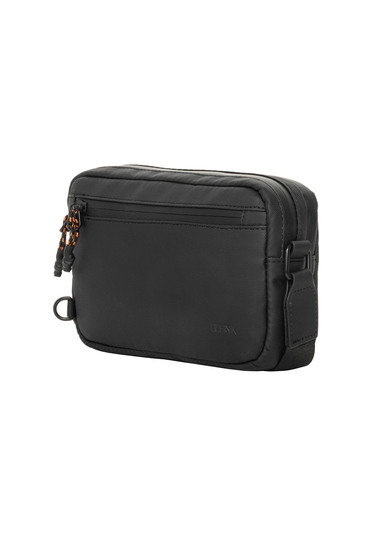 Czarna torba męska na ramię TORMN-0433-99(Z26), widok produktu skosem na białym tle.