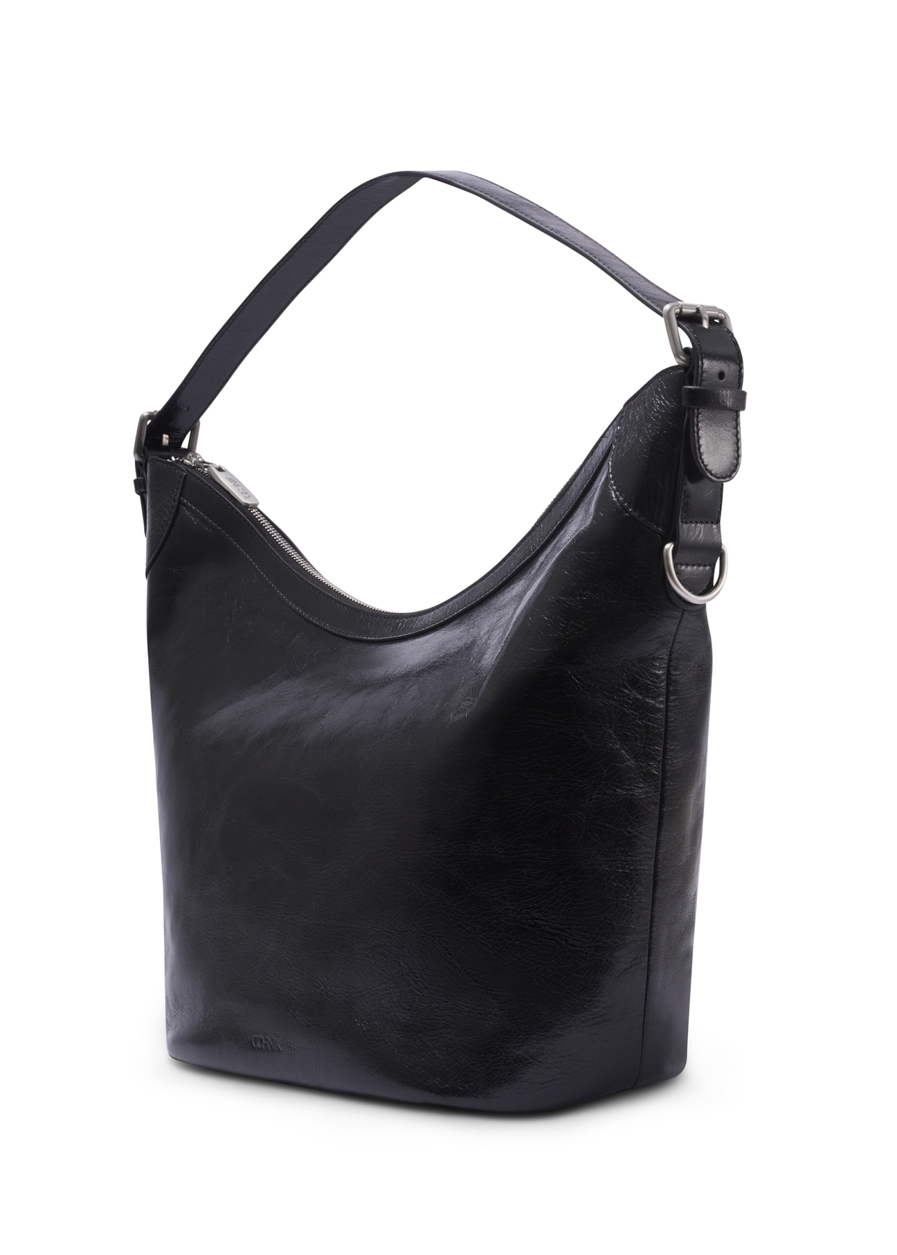 Czarna duża torebka shopper TORES-1367-9F(Z26), widok produktu skosem na jasnym tle.