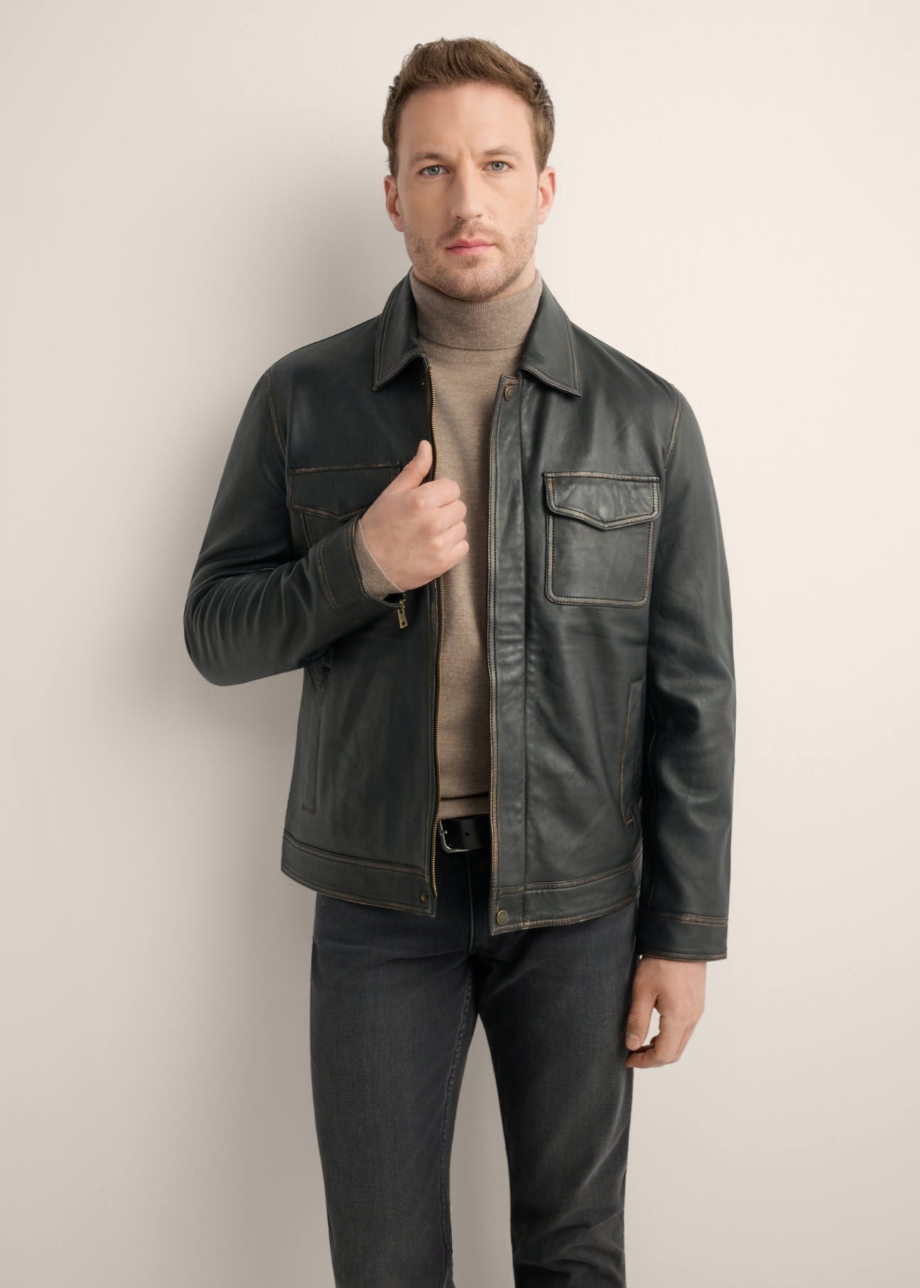 Czarna skórzana kurtka męska vintage KURMS-0381-2870-9J(Z26)