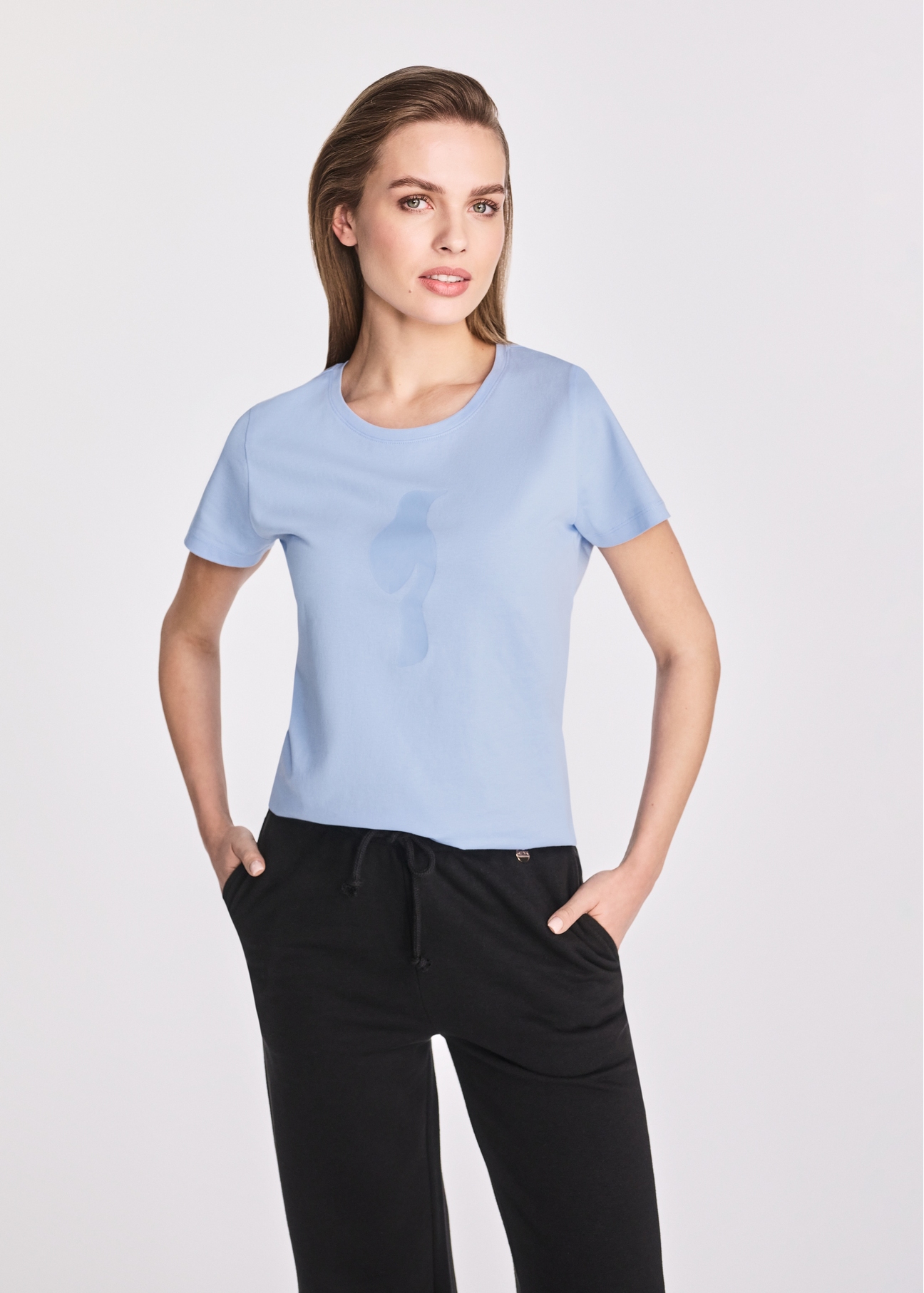 Błękitny t-shirt damski z logo TSHDT-0133-60(W25)-01