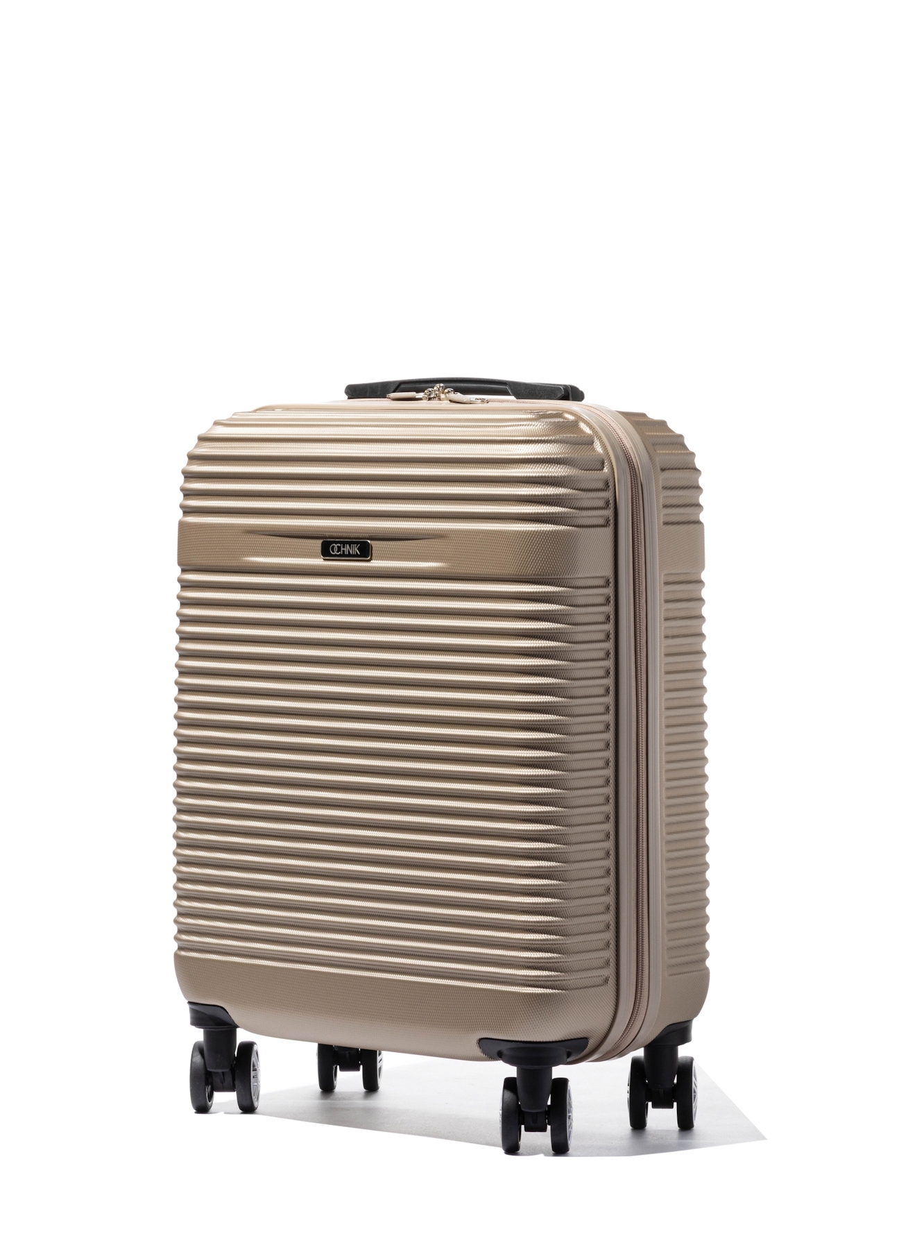 Walizka mała na kółkach WALAB-0040-2X-19(W26) - widok produktu po skosie, na białym tle. 