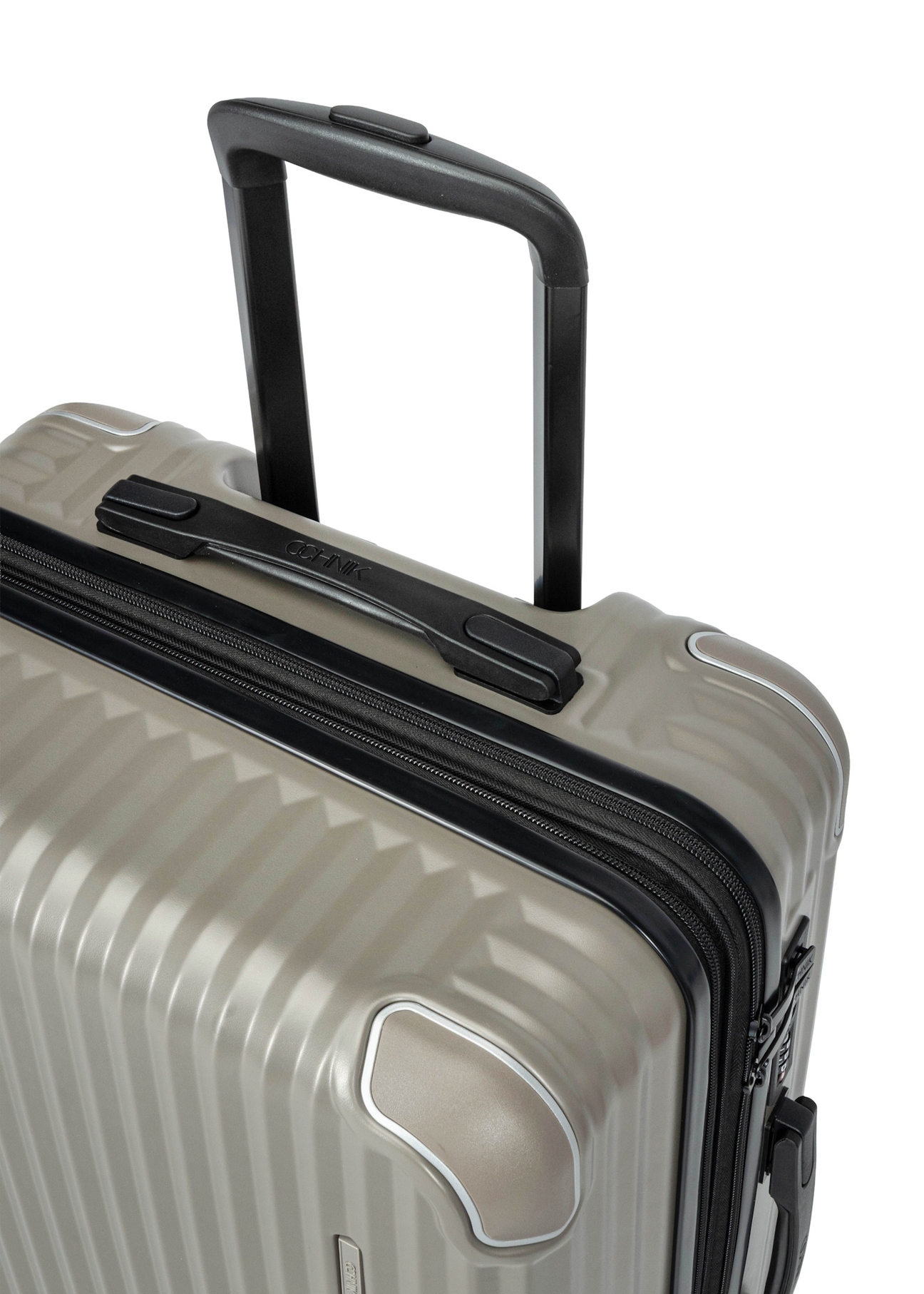 Komplet walizek twardych na kółkach 19"/24"/28" WALAB-0073-2X(W26), widok rączki produktu na białym tle.