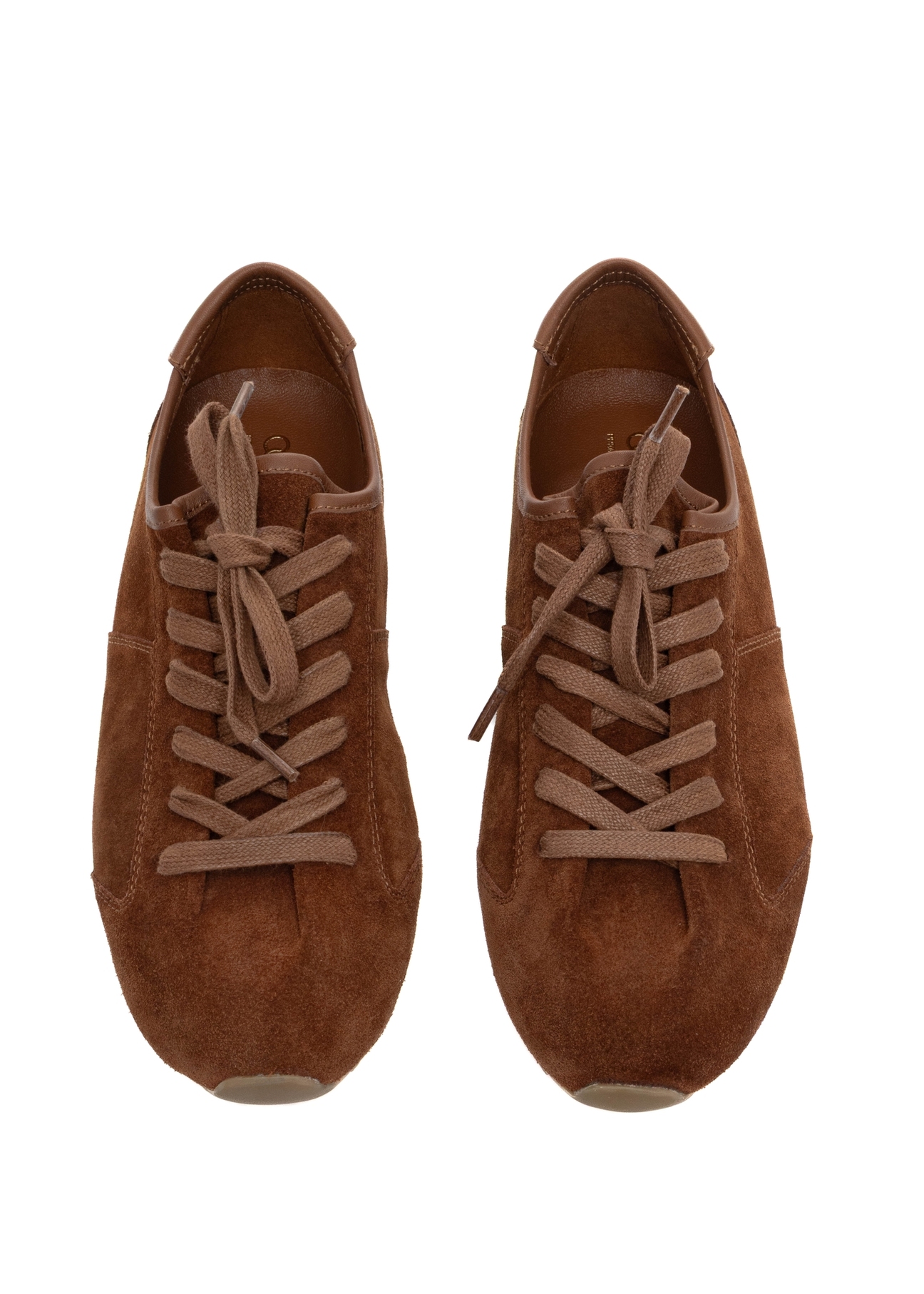 Jasnobrązowe zamszowe sneakersy damskie BUTYD-1348-1G(Z26), widok produktu z przodu na białym tle.
