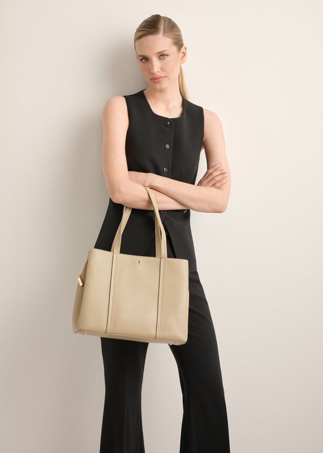 Beżowa skórzana torebka shopper TORES-1342-1B(Z26)