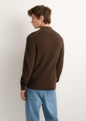 Ciemnobrązowy sweter męski SWEMT-0175-1I(Z26)