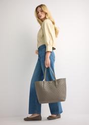 Jasnobrązowa torebka shopper z monogramem TOREC-1181-1K(W26)