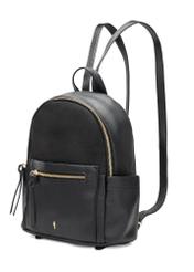 Czarny plecak damski TOREC-1125-99(W26) - widok produktu po skosie, na białym tle. 