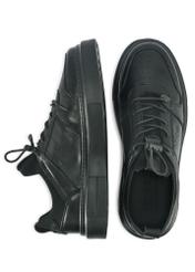 Czarne skórzane sneakersy męskie BUTYM-0509-99(Z25) - widok produktu z góry i z boku na białym tle.