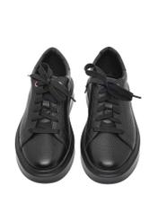 Skórzane buty damskie w kolorze czarnym BUTYD-1284-9I(Z26), widok produktu z przodu na białym tle.