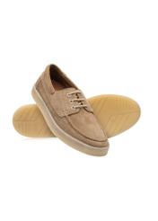 Skórzane buty męskie w kolorze chłodnego beżu BUTYM-0533-1K(W26) - widok produktu z góry, na białym tle.
