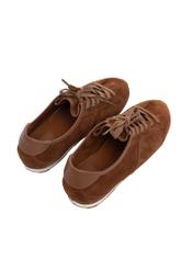 Jasnobrązowe zamszowe sneakersy damskie BUTYD-1348-1G(Z26), widok produktu z tyłu na białym tle.