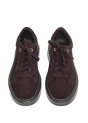 Zamszowe buty damskie w kolorze ciemnobrązowym BUTYD-1284-1I(Z26), widok produktu z przodu na jasnym tle.