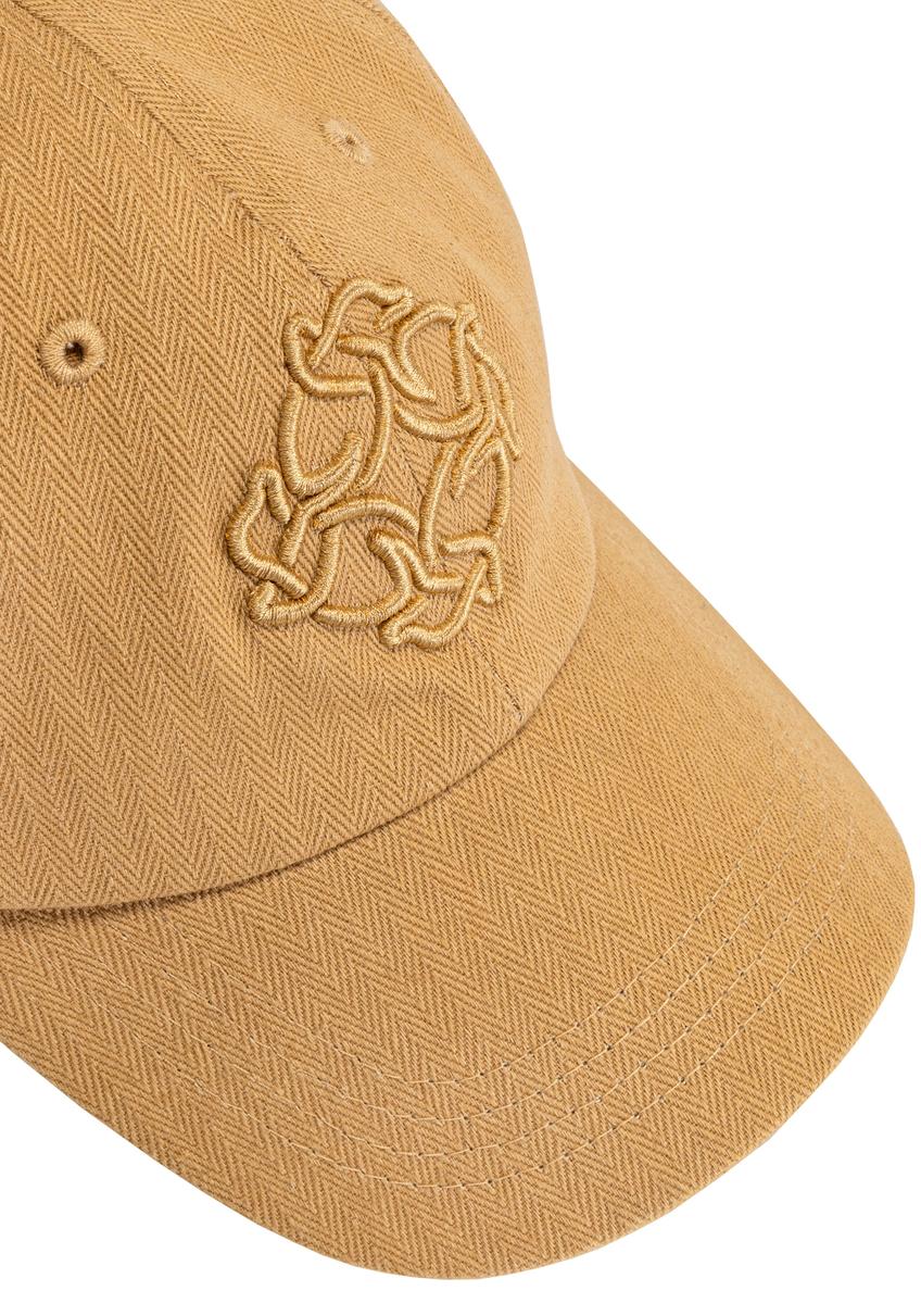 Ciemnobeżowa czapka z daszkiem z logo CZALT-0012-24(W25)