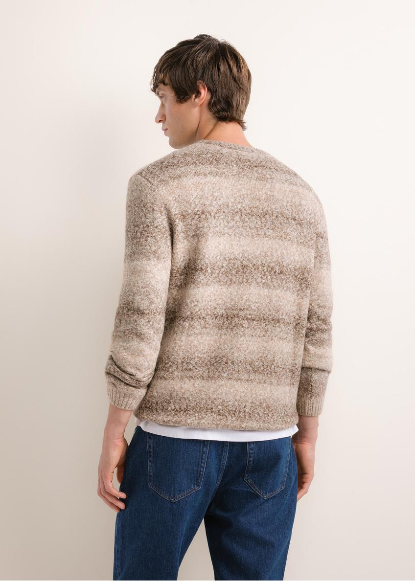 Brązowy sweter męski w paski SWEMT-0219-1I(Z26)