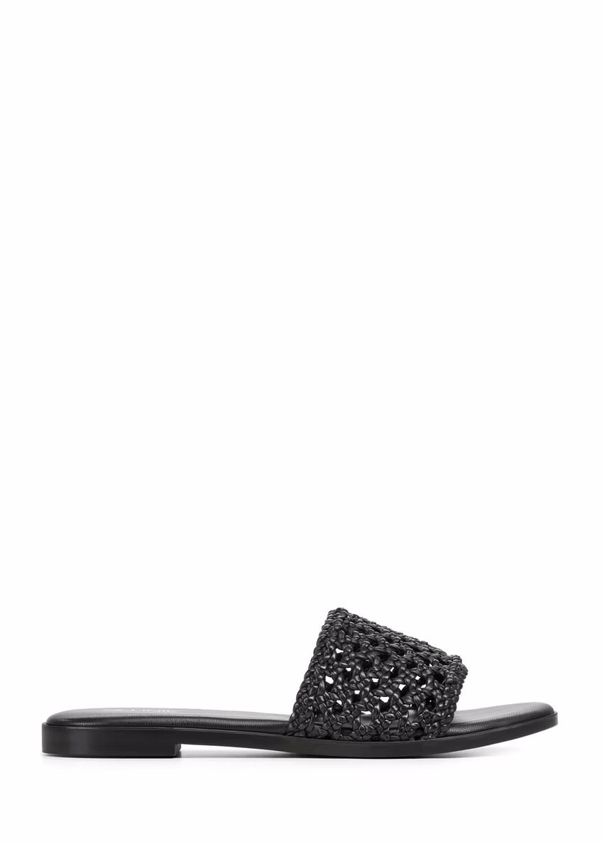 Czarne plecione klapki damskie BUTYD-1253-99(W26)