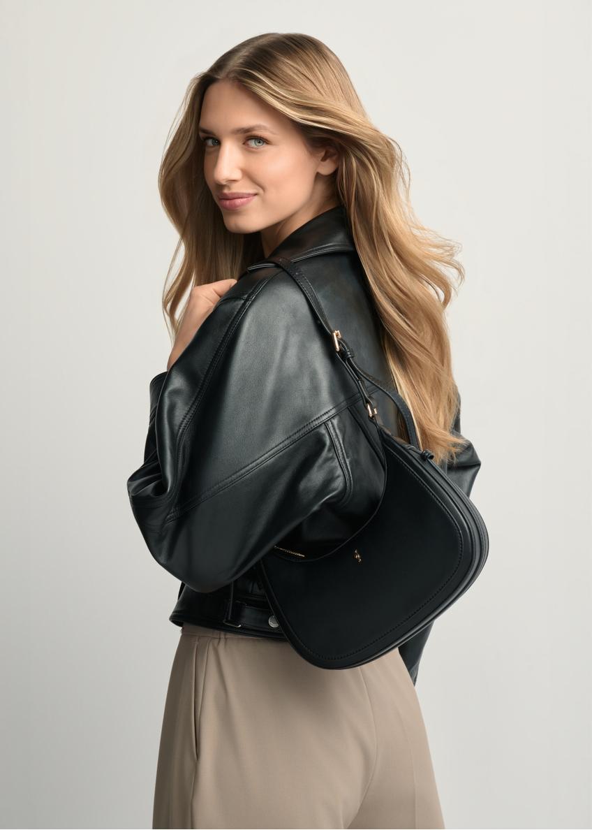 Czarna mała torebka hobo TOREC-1136-99(W26)