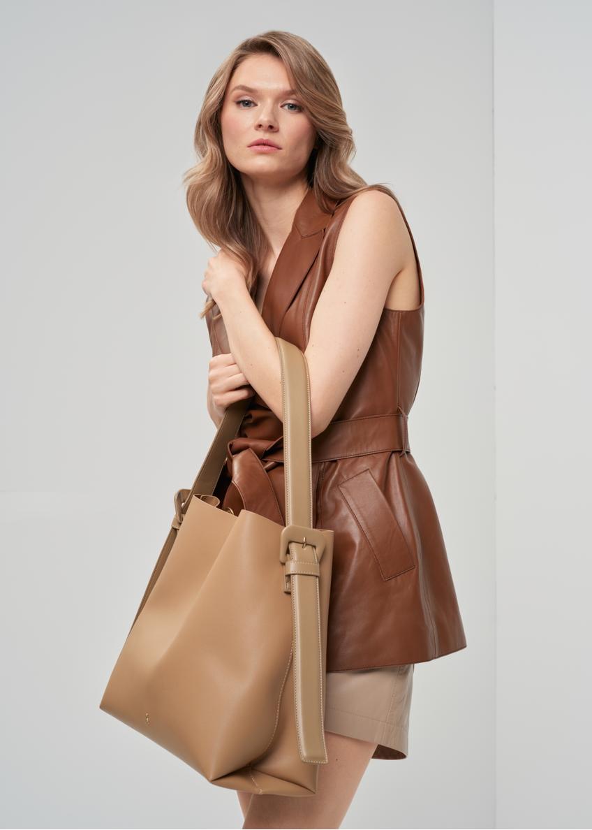 Beżowa shopperka z imitacji skóry TOREC-0903-81(W24)