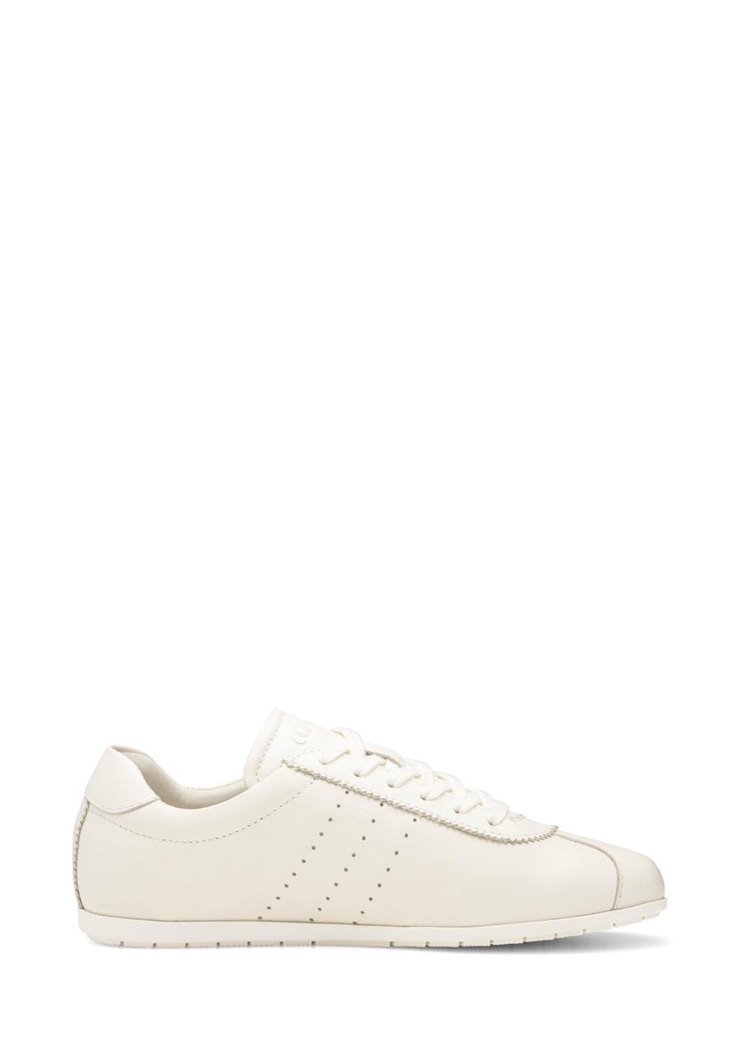 Kremowe skórzane buty damskie BUTYD-1261-0B(W26), widok produktu z boku na białym tle.